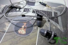 cuffia intraurale b&w C5.jpg