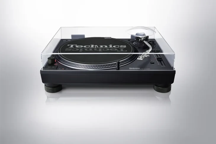 Technics SL-1210MKX con coperchio parapolvere trasparente